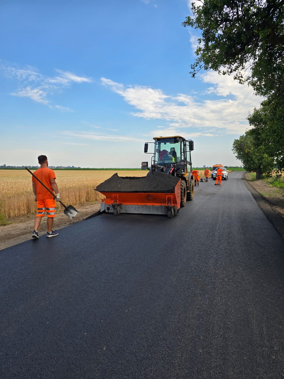 Strojní pokládka asfaltové směsi